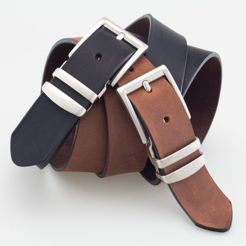 Cintura in pelle colore MARRONE con passanti in metallo