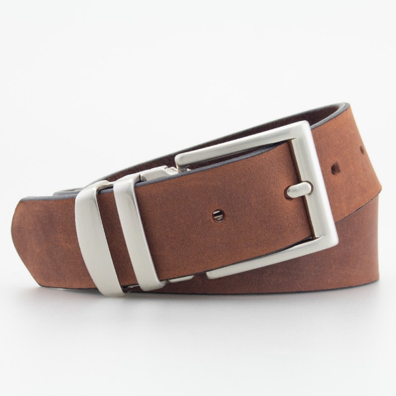 Cintura in pelle colore MARRONE con passanti in metallo