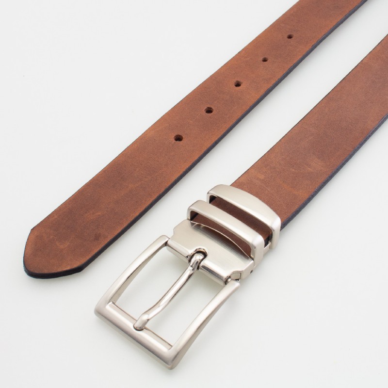 Cintura in pelle colore MARRONE con passanti in metallo