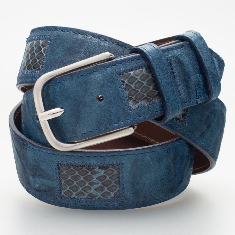 Cintura in pelle stropicciata con inserti colore BLU